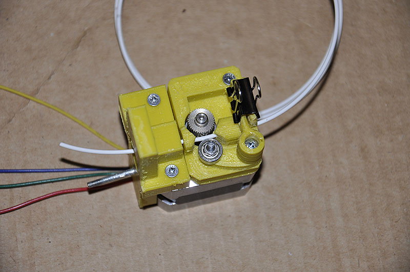 A simple and precise direct extruder for Prusa Reprap